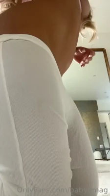 babygmag - Not too hard to look at 💋