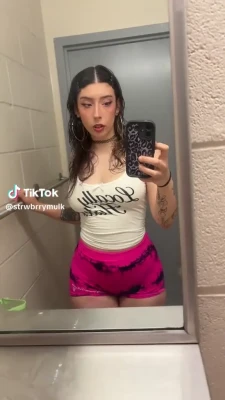 rosedontfckwitu - Can I lay here while you get on your knees