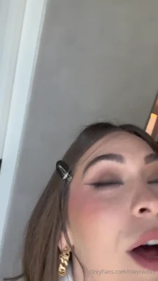 rieleyreidx3 - Oh you’re up late. Looking for someone to take your mind off things?