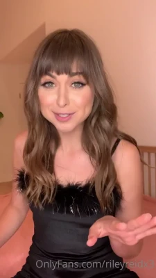 rieleyreidx3 - Gartered Stockings, Sexy High Heels,Cute Bra, Zip up Mini dress and