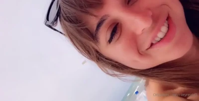 rieleyreidx3 - Sexy little slip of me rubbing & stretching out my little pussy