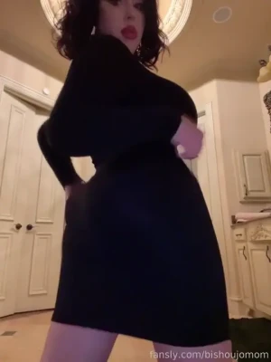 bishoujomom - Fuck my narrow mouth, or cum inside my little booty hole?🥺👌🏻