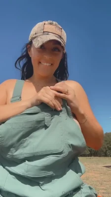 tatievans - Construction Worker Enrique's feet and upper body tickled / lickled