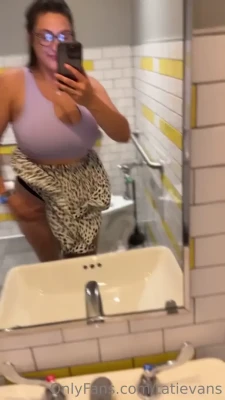tatievans - Can I show you a trick I learnt, daddy? 😉🍆🤗  Check your DMs