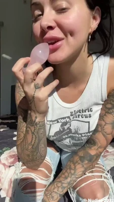 violetsummer - Should i start doing live shows on here EVERY FRIDAY NIGHT at 1am