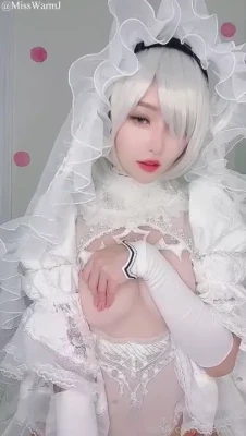misswarmj - Its time for a little tease, dont you think ? Let me rise you up