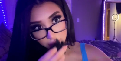 lilianaheartsss - VIDEO / LICK ME  You asked for more strip-tease and even if I'm not a part 3
