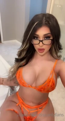 lilianaheartsss - Be my boss? 😈