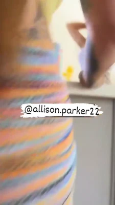 allipark22 - 🍑 TITS & ASS taking off my bra and turning around for you 🍒