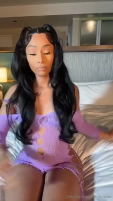 rubirose - tiny tits, tiny sweater 🍂 heheh