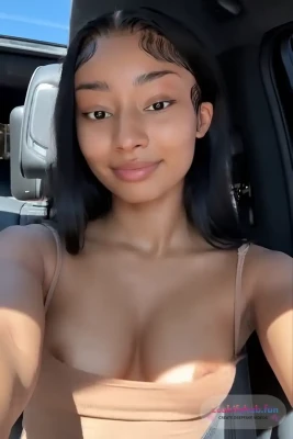 rubirose - Spank me please 😔