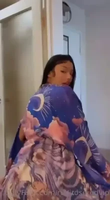 rubirose - Would you lick them while fingering my pussy? 🥵😈 Li leccheresti