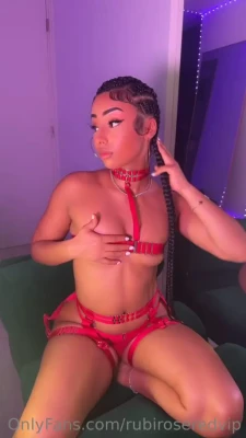 rubirose - Lorsqu'on me prend par surprise ou en flagrant délit 😈🔥