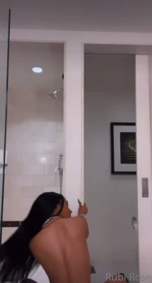 rubirose - want some fresh out the shower kitty? 👅❤️