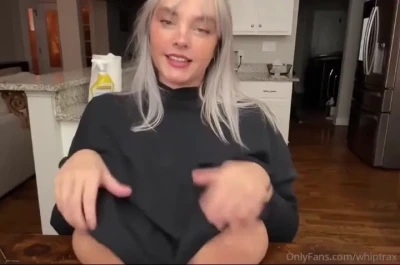 whiptrax - 🔴 Custom Video: Bratty Bounce - Just me bouncing my tits all over
