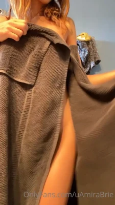 amirabrie - Happy Monday !!! Check your dms for some super bouncy boobies in your