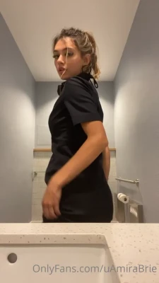 amirabrie - Are you all smile with this figure? 🥰