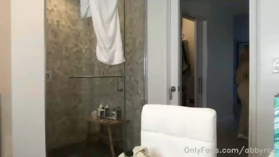 abbyrao - If I wear my towel just like this it holds my boobs up