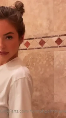 hannahcpalmer - Boobs are fun. 😘😘😘 I hope you're having an amazing day!