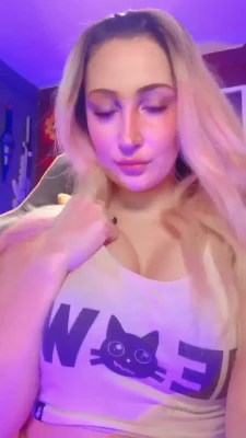 hollytwolf - Waiting for you when you get home!🥵