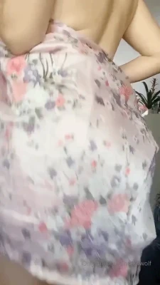 hollytwolf - Cheeky webcam shot 😋 www.louloupetite.com