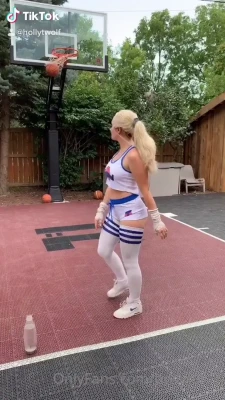 hollytwolf - Happy Saturday 😘