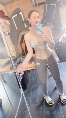 hollytwolf - Me having my picture taken this morning before I'm about to be fucked