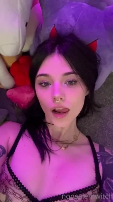 nonsalemwitch - I wish you a wonderful Foot Fetish Friday 🔥  Are you ready to give