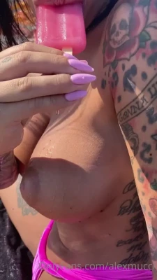 alexmucci - Bath time