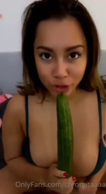 chromitaaaaa - Snuggle and read with me