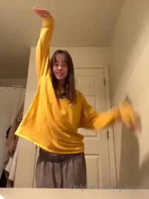 julesari - I worked out yesterday for the 1st time in forever and I am sore af!