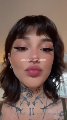 notsickof3xxx - Sun ☀️ kissed 💋 girl