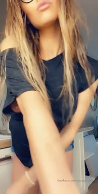 luxurygirl_xxx - Packing for my move :) worship my ass in these shorts
