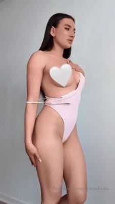 elizabethzaks - Do I turn you on in these leggings?