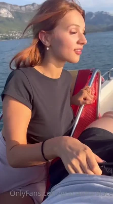 gracewearslace - its a beautiful day to do some public flashing 💙