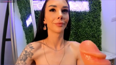 fallingdevil - oops i dropped my pen, i hope u enjoy the view though 😘