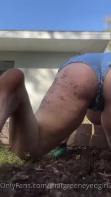 thatgreeneyedgirl22 - Help me dry off?