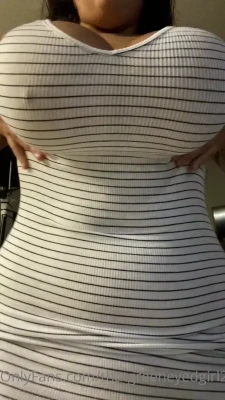 thatgreeneyedgirl22 - Booty and soles! Lick me from top to bottom 👅