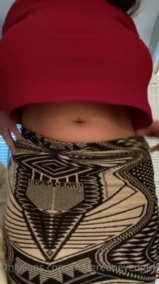 thatgreeneyedgirl22 - I will get naked in the dms if you spoil me under this post! deal?