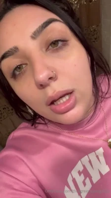 thatgreeneyedgirl22 - I'm proof that the prettiest girls are the most perverted 😘