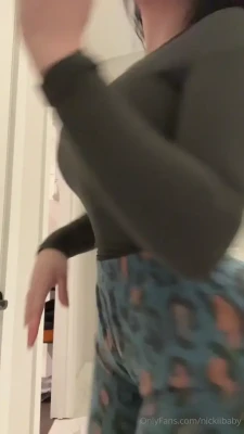 nickiibaby - How long would you last with my soles wrapped around your cock in the