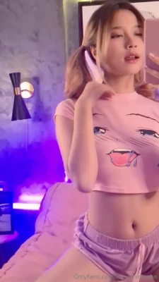 irisadamsone - who likes big soft e girl tiddies 🤧🖤