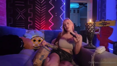 cubbixoxo - my friends and i in bed ❤️  lovely video today 💕