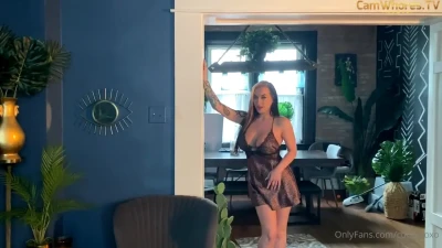 cubbixoxo - Squats help keep my bum in shape