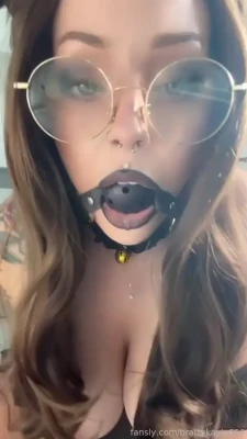 brattykayla666 - pussy or thighs?