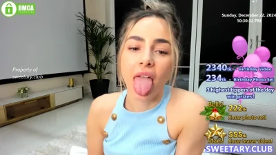 sweet_ary - Just my neighbors 🍆 in my mouth last night,early morning 😝