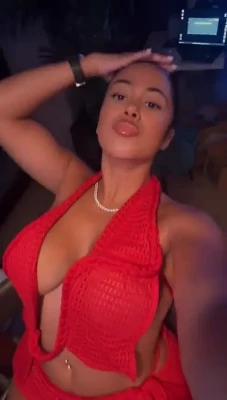 yasminelopez - New bathing suits  Who wants to see them on off
