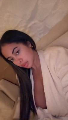 yasminelopez - Get in 😈