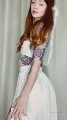 weejulietots - Do you like my ass in fishnets?