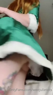 weejulietots - Do you stroke your 🍆 like this when see my soft silky soles?